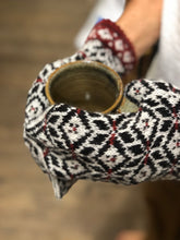 Load image into Gallery viewer, Snow Day Mitten Pattern - Sisu Pattern