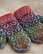 Load image into Gallery viewer, Fiddlehead Mitten Class