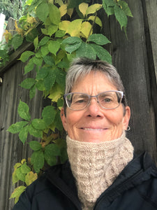 Pockets of Warmth Cowl - Sisu Pattern