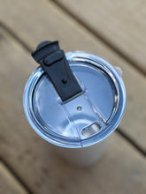 Load image into Gallery viewer, Lake Knitting 20 0z Tumbler
