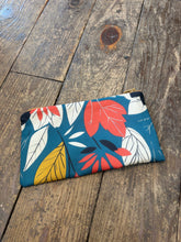 Load image into Gallery viewer, Waterproof Pouch for knitting tools/snacks
