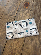 Load image into Gallery viewer, Waterproof Pouch for knitting tools/snacks
