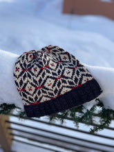 Load image into Gallery viewer, Snow Day Hat Pattern - Sisu Pattern
